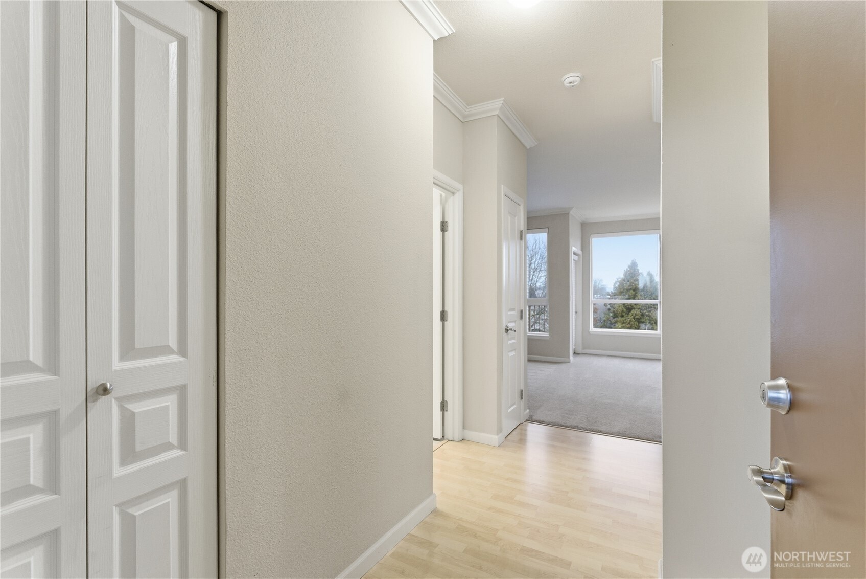 225 Logan Avenue South, Unit 317 Renton, WA 98057 - Photo 4 of 21