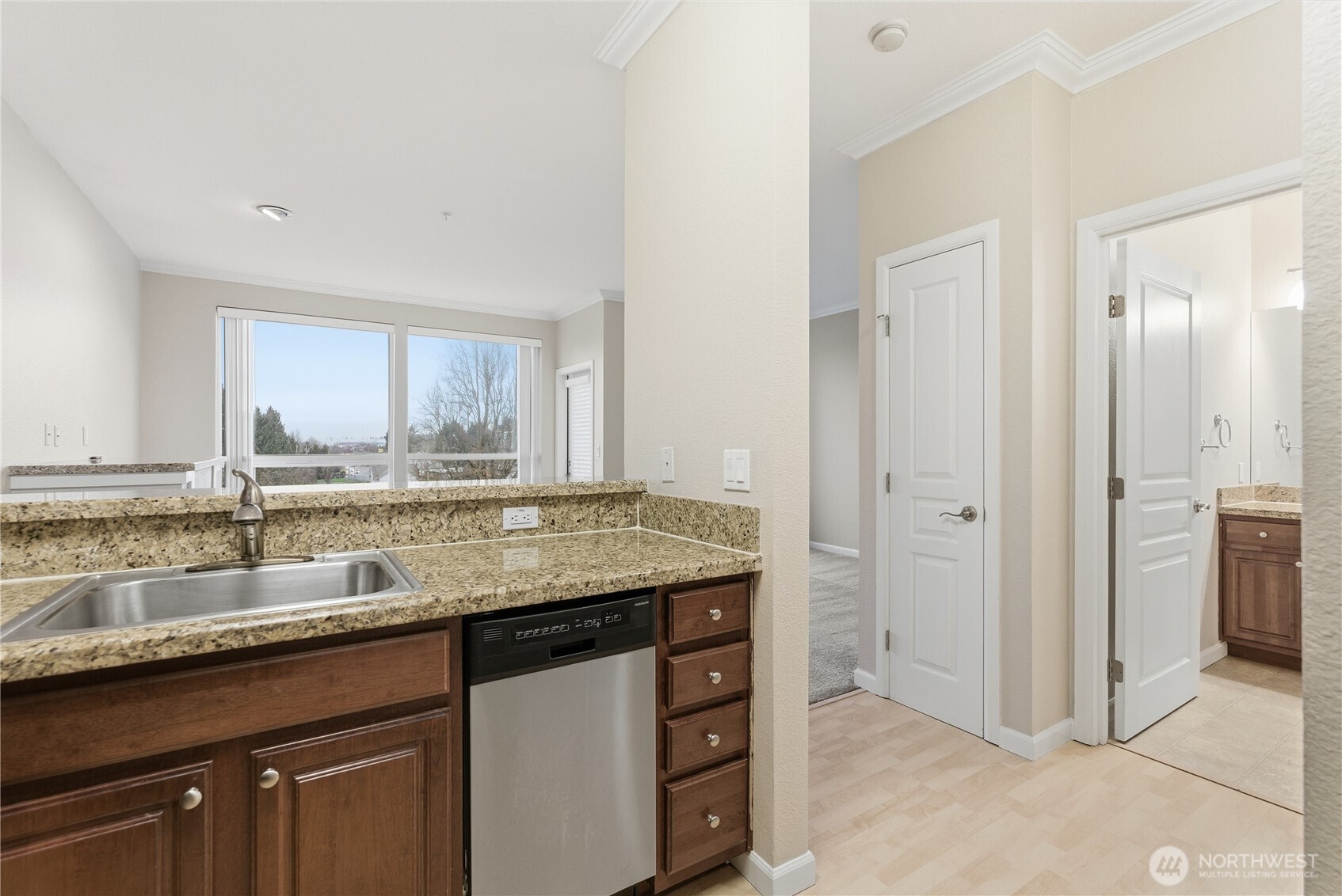 225 Logan Avenue South, Unit 317 Renton, WA 98057 - Photo 4 of 25