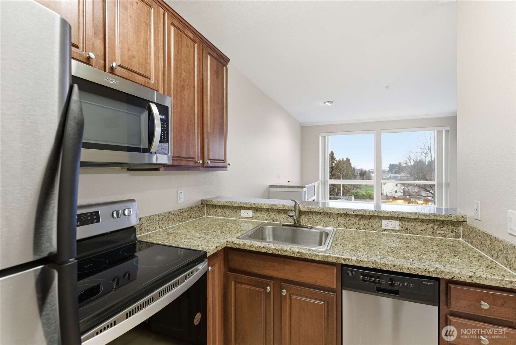 225 Logan Avenue South, Unit 317 Renton, WA 98057 - Photo 7 of 25