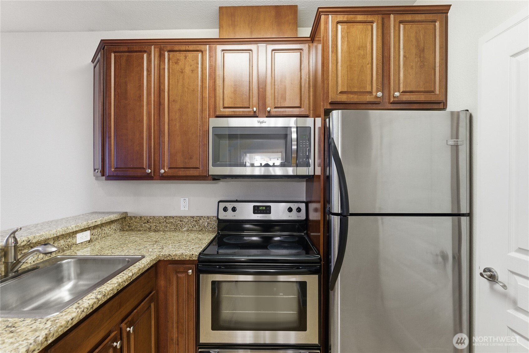 225 Logan Avenue South, Unit 317 Renton, WA 98057 - Photo 9 of 21