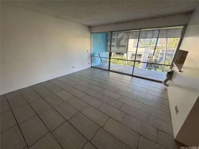 $3,300 | 439 Keoniana Street, Unit 504, Honolulu, HI 96815