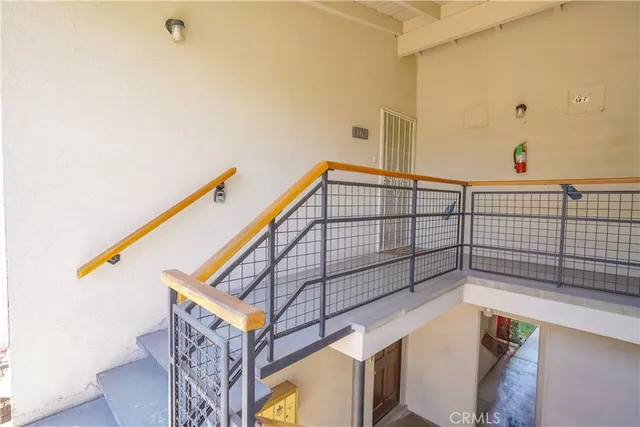 a view of entryway with a street