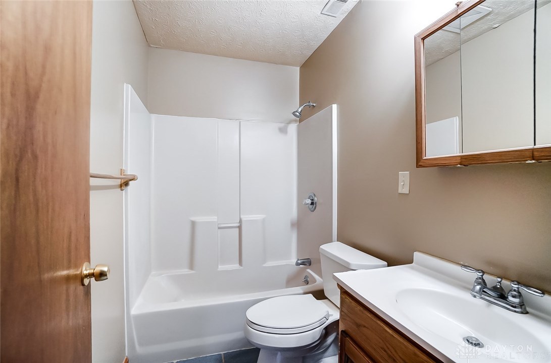 1843 Rice Boulevard, Unit 1843 Fairborn, OH 45324 - Photo 18 of 31