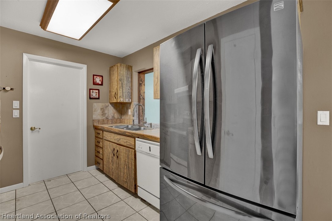 5415 Lakewood Road Sebring, FL 33875 - Photo 20 of 36 Gallery Image 20
