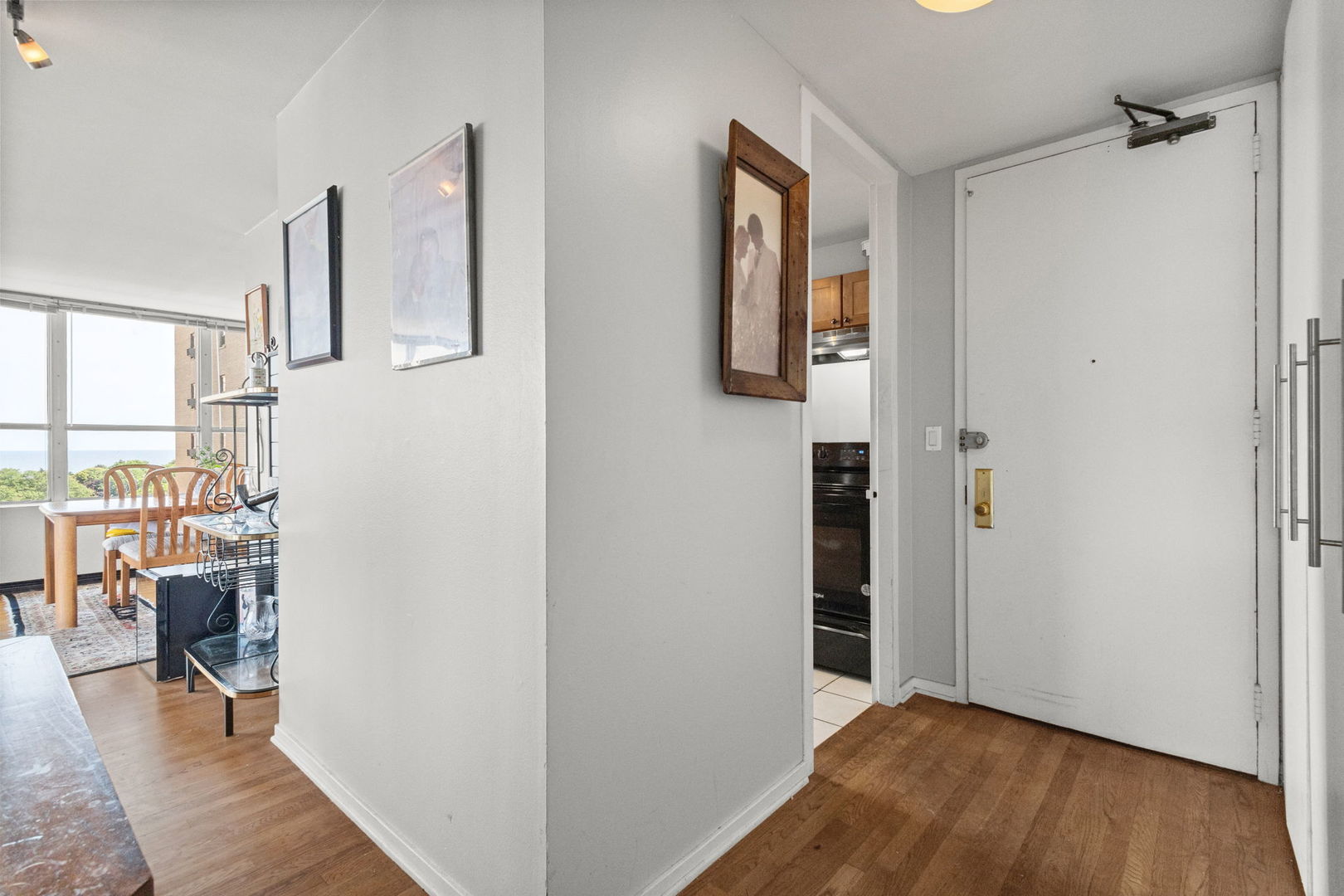 655 West Irving Park Road, Unit 702 Chicago, IL 60613 - Photo 10 of 24 Gallery Image 10