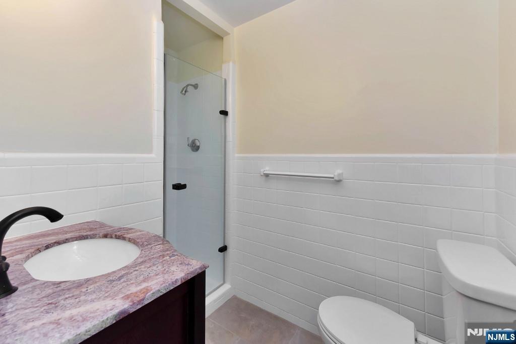 4 Marconi Street Tenafly, NJ 07670 - Photo 12 of 35