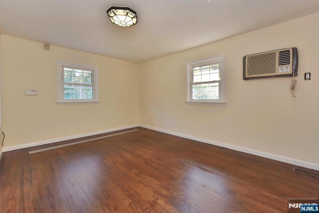 4 Marconi Street Tenafly, NJ 07670 - Photo 15 of 35