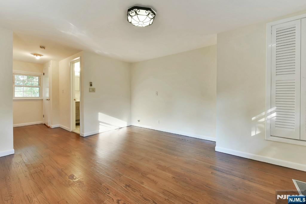 4 Marconi Street Tenafly, NJ 07670 - Photo 17 of 35