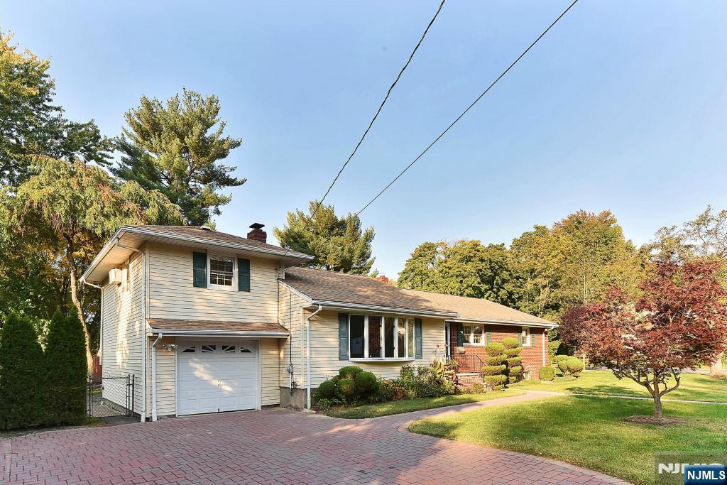 4 Marconi Street Tenafly, NJ 07670 - Photo 2 of 35