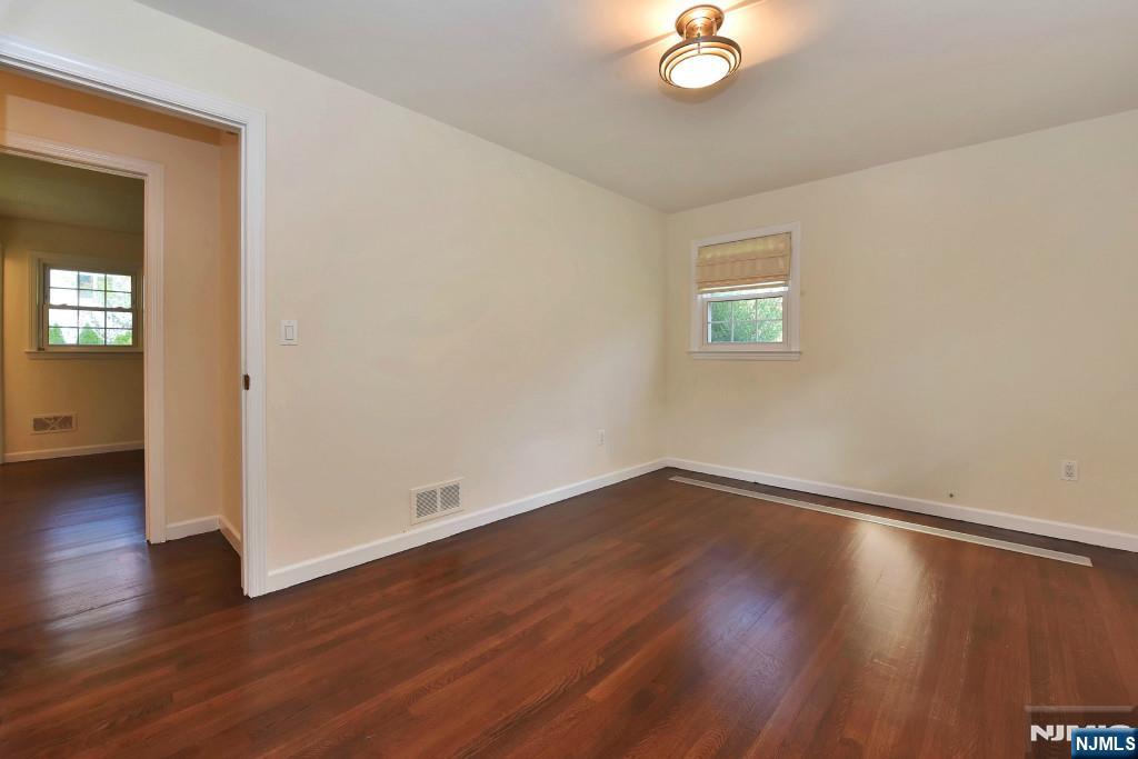 4 Marconi Street Tenafly, NJ 07670 - Photo 5 of 35