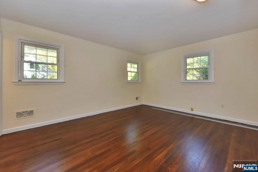 4 Marconi Street Tenafly, NJ 07670 - Photo 6 of 35