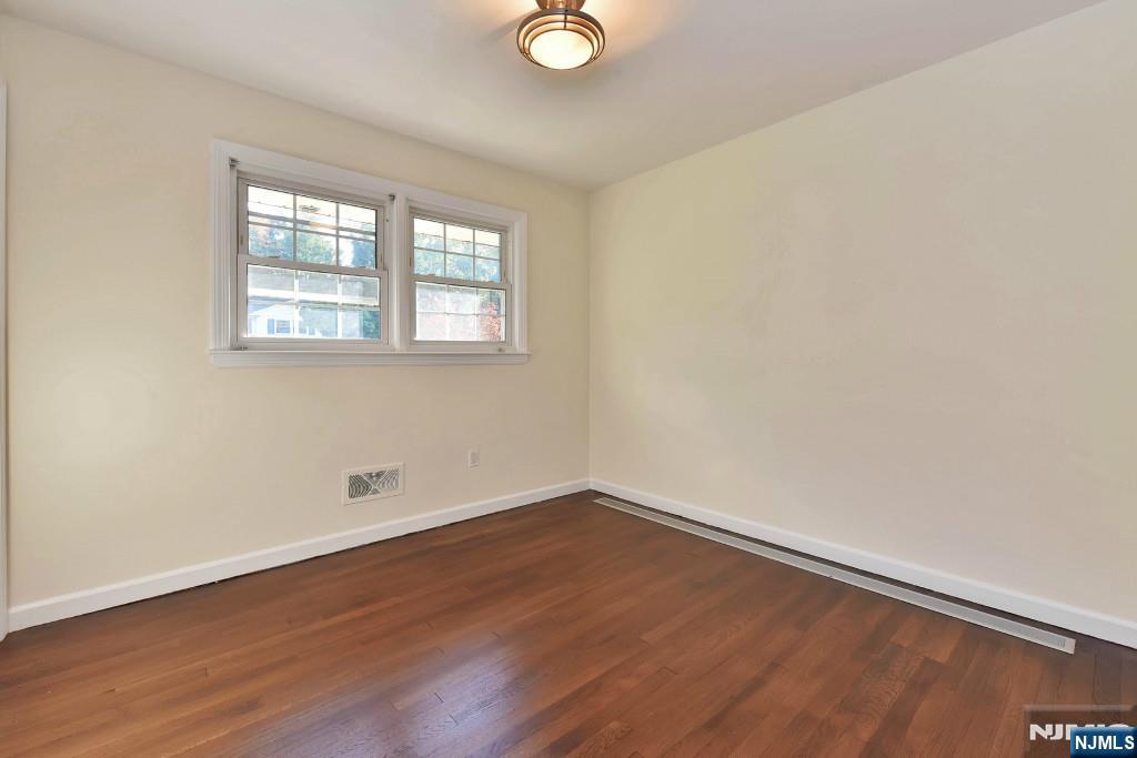 4 Marconi Street Tenafly, NJ 07670 - Photo 9 of 35