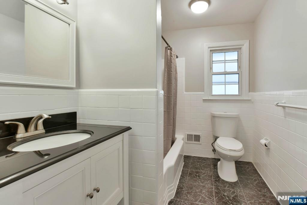 4 Marconi Street Tenafly, NJ 07670 - Photo 10 of 35