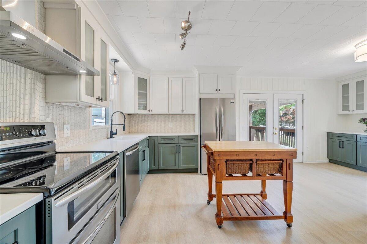 3116 Spring Road Southwest Roanoke, VA 24015 - Photo 13 of 39 16-MIB05562