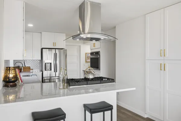 $1,300,000 | 5203 Cueva Drive, Austin, TX 78738