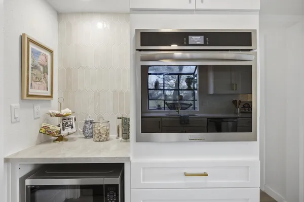 $1,300,000 | 5203 Cueva Drive, Austin, TX 78738