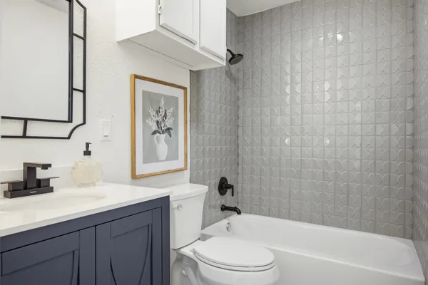 $1,300,000 | 5203 Cueva Drive, Austin, TX 78738