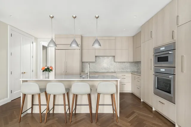 $3,995,000 | 225 West 86th Street, Unit 407 | Upper West Side