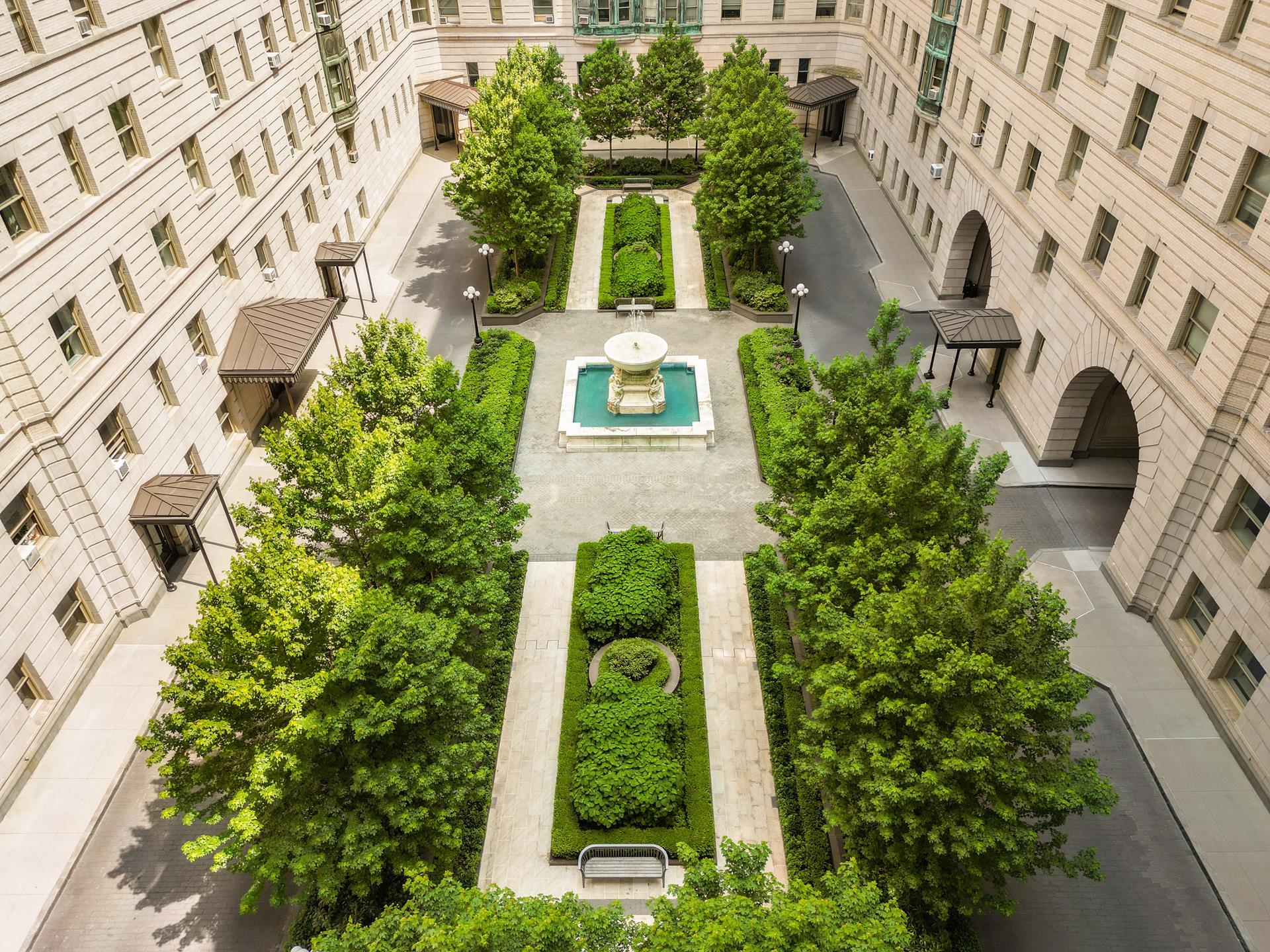 225 West 86th Street, Unit 407 Manhattan, NY 10024 - Photo 17 of 20 front view of a building