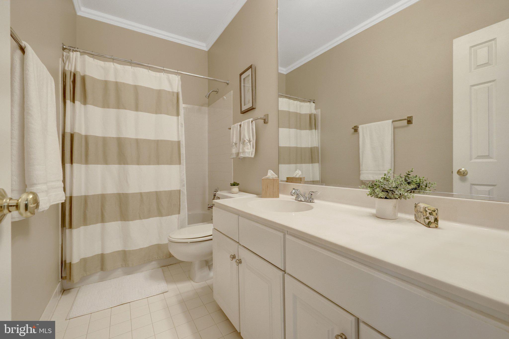 1309 Sundial Drive Reston, VA 20194 - Photo 28 of 45 Shared hallway full bath with tub