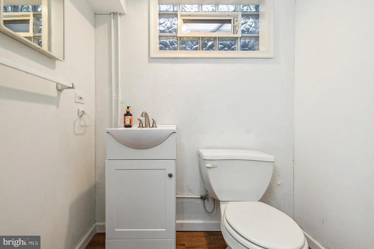 203 Churchwardens Road Baltimore, MD 21212 - Photo 32 of 48 Lower Level Powder Room