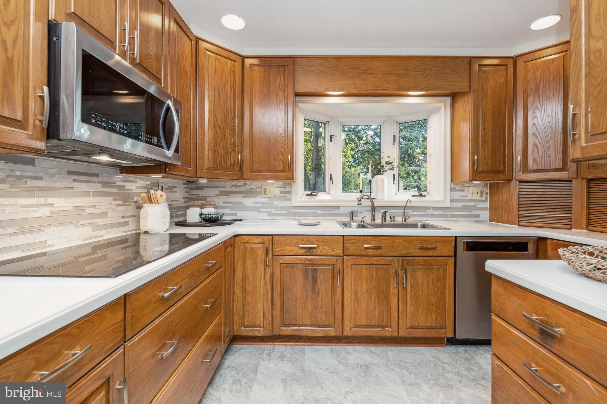 203 Churchwardens Road Baltimore, MD 21212 - Photo 7 of 48 Kitchen has newer Cooktop