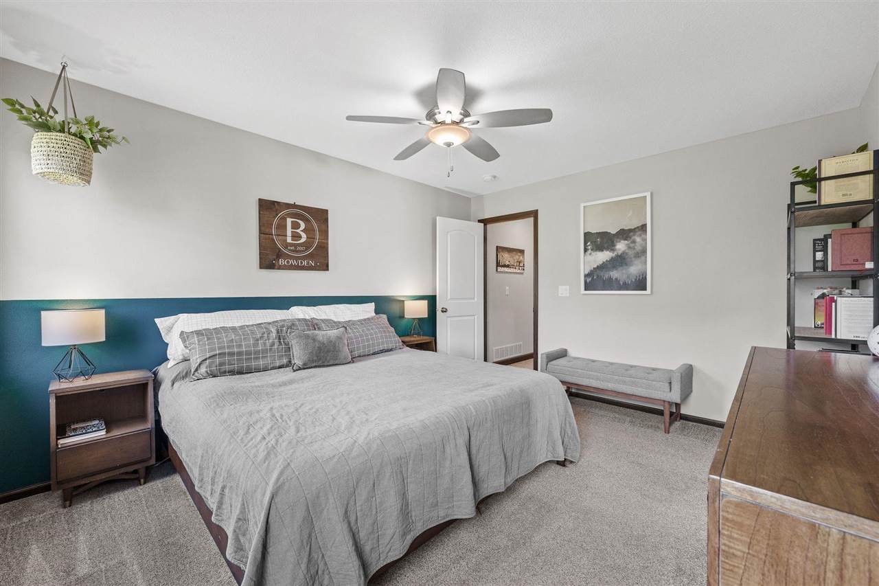2106 Shady Grove Road Southwest Cedar Rapids, IA 52404 - Photo 18 of 30 Gallery Image 18