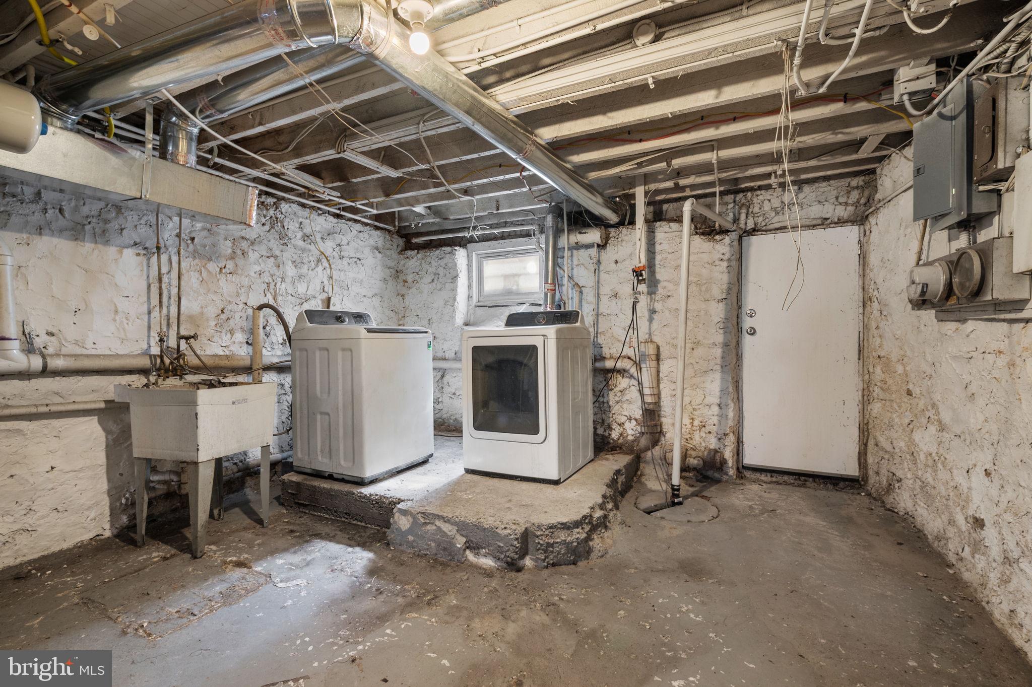 3021 Belair Road Baltimore, MD 21213 - Photo 25 of 27 a view of a garage