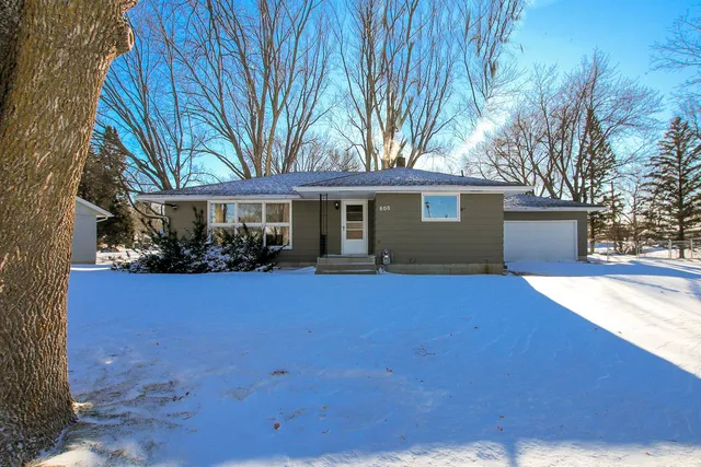 $315,000 | 800 Sumac Lane, Glencoe, MN 55336