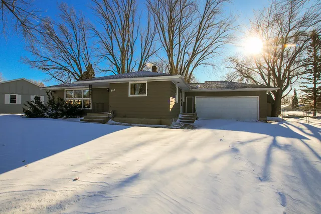 $315,000 | 800 Sumac Lane, Glencoe, MN 55336