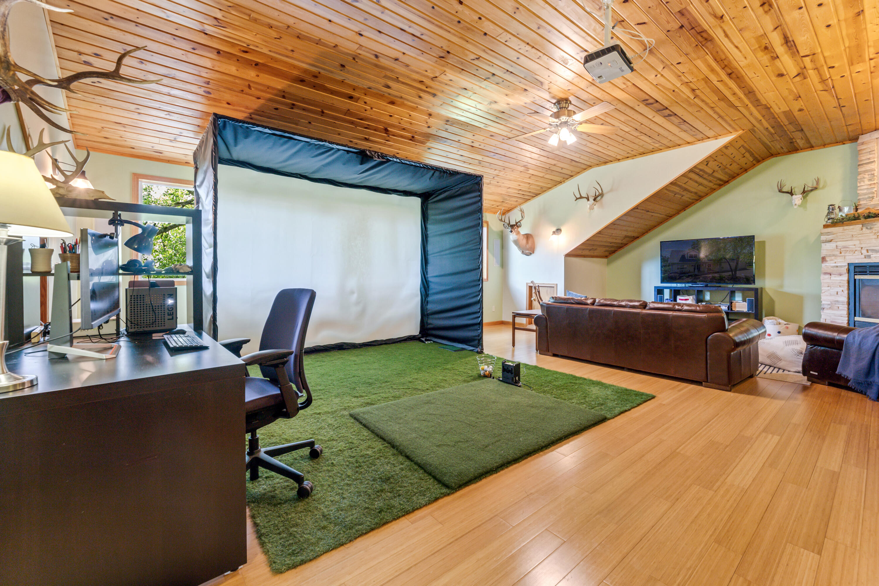 271 East Garvin Heights Road Winona, MN 55987 - Photo 36 of 54 36 family room
