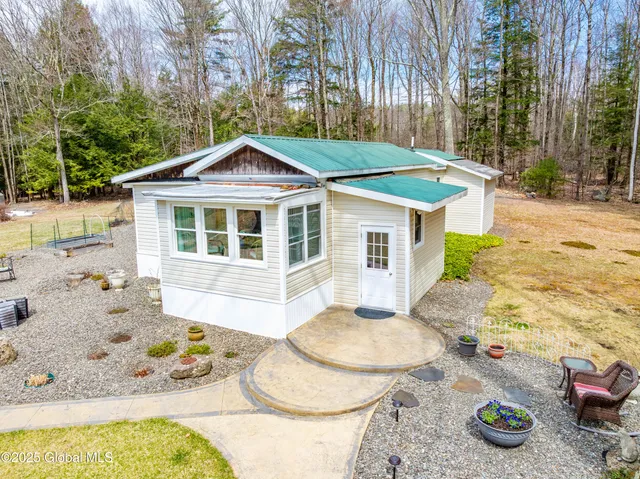 $329,900 | 77 Davitt Lake Road, Poestenkill, NY 12018