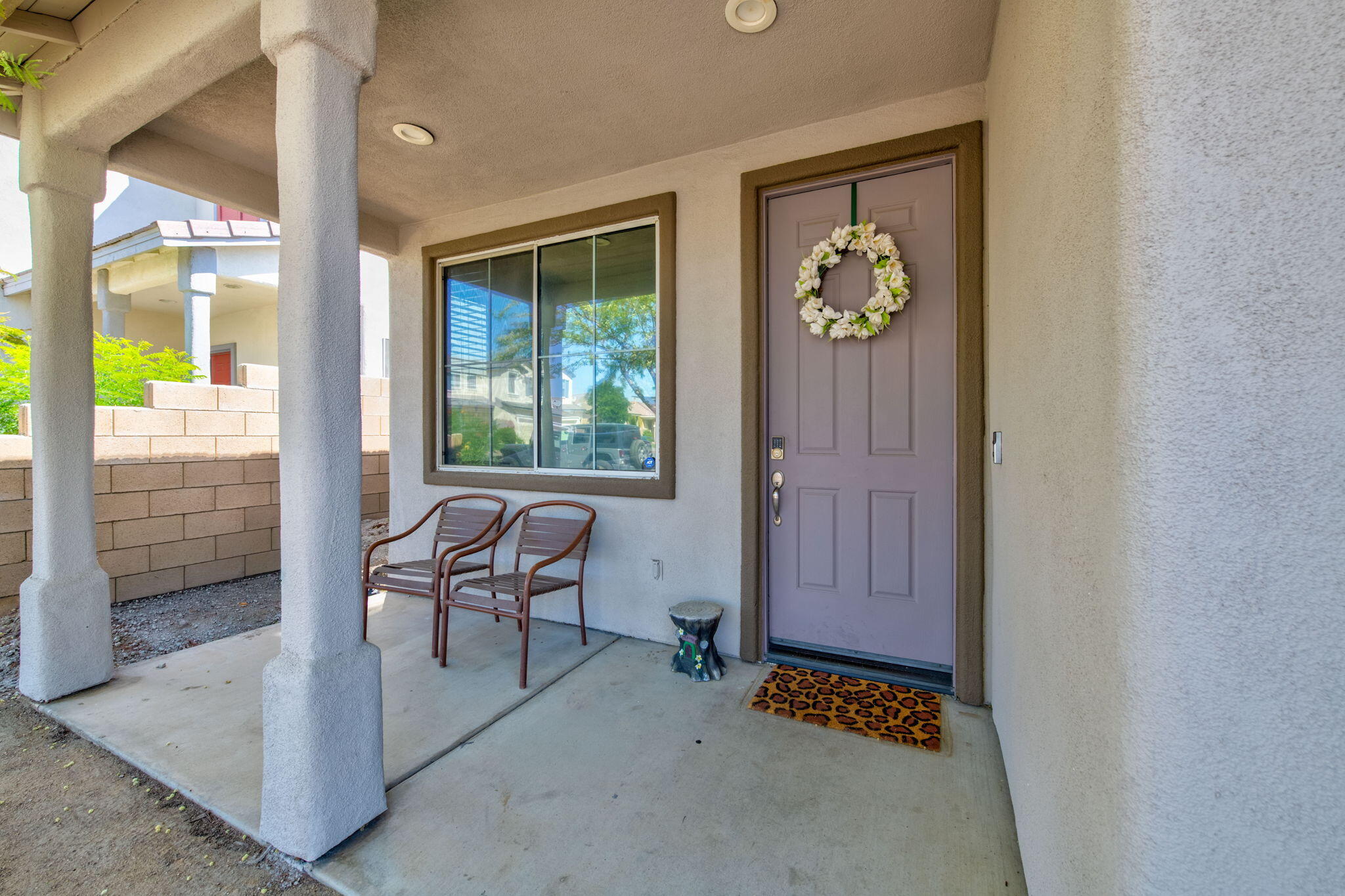 46450 Calle Raphael Indio, CA 92201 - Photo 3 of 29 a view of an entryway with furniture