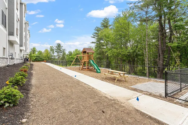 $434,900 | 10100 South Willow Street, Unit 207, Manchester, NH 03109