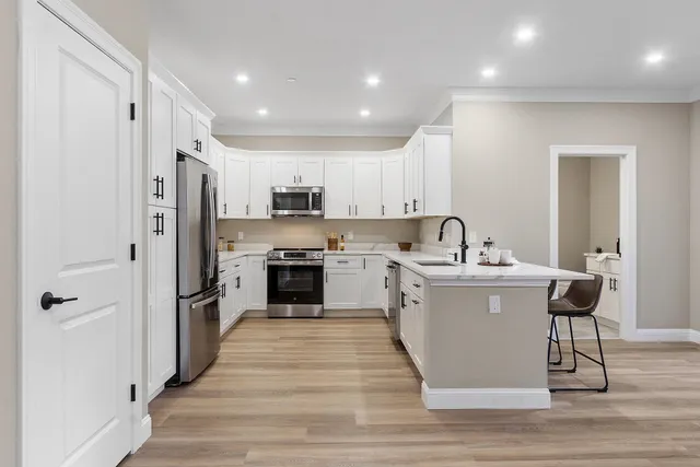 $434,900 | 10100 South Willow Street, Unit 207, Manchester, NH 03109