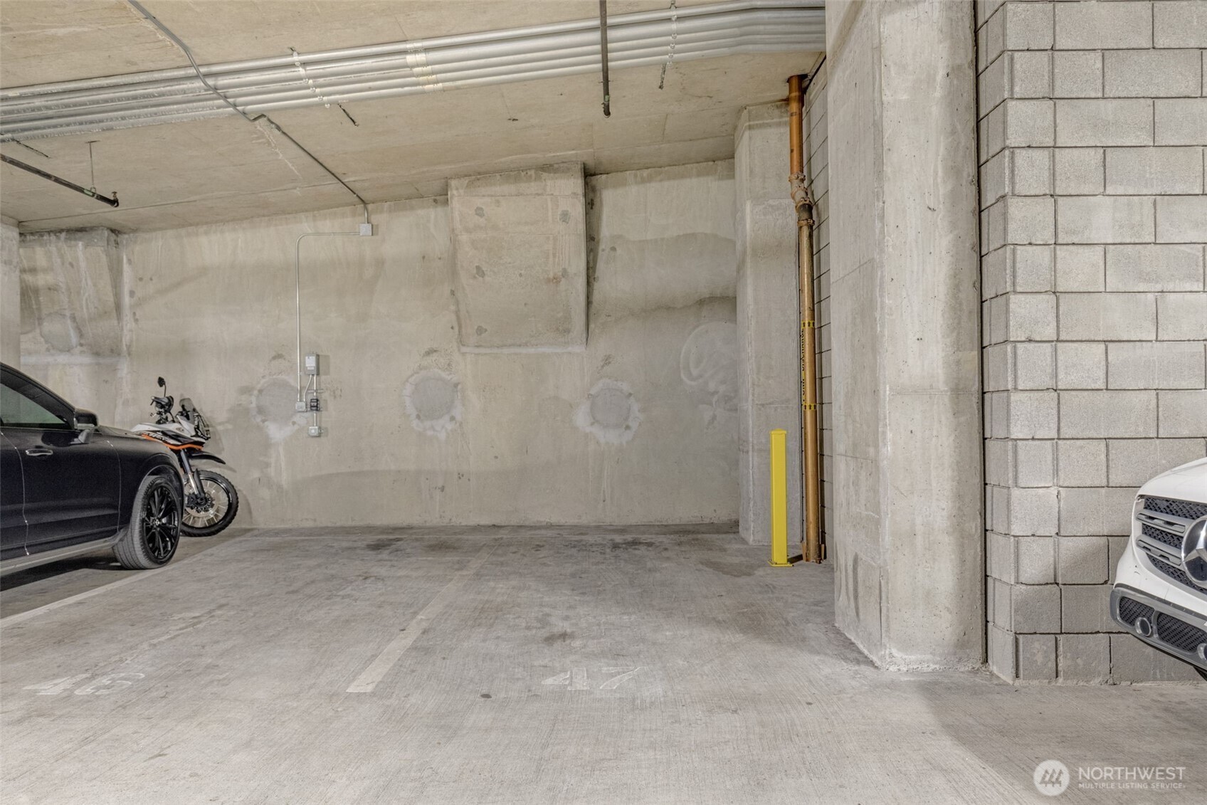 2033 2nd Avenue, Unit 1111 Seattle, WA 98121 - Photo 39 of 40 a view of a car garage