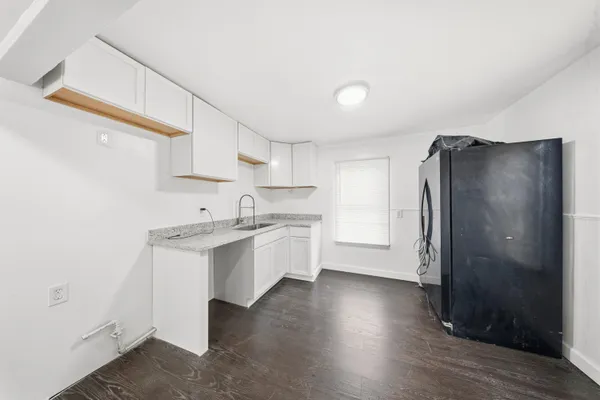 $179,900 | 14218 Marshall Avenue, Warren, MI 48089