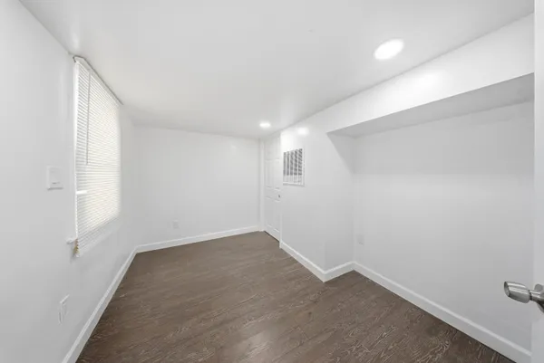 $179,900 | 14218 Marshall Avenue, Warren, MI 48089