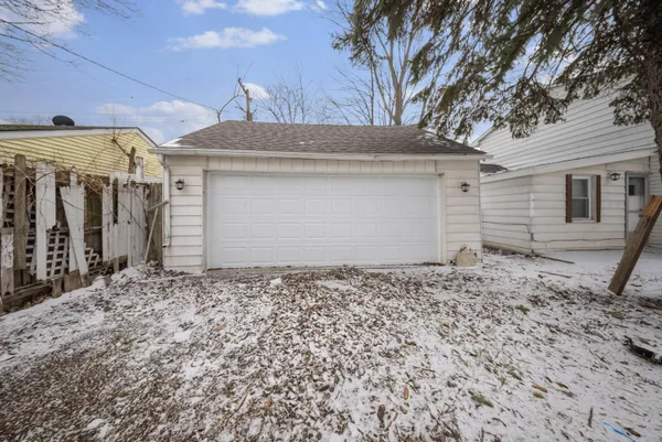 $179,900 | 14218 Marshall Avenue, Warren, MI 48089