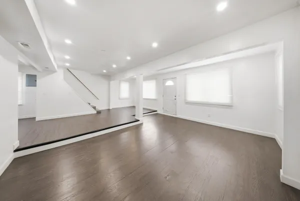 $179,900 | 14218 Marshall Avenue, Warren, MI 48089