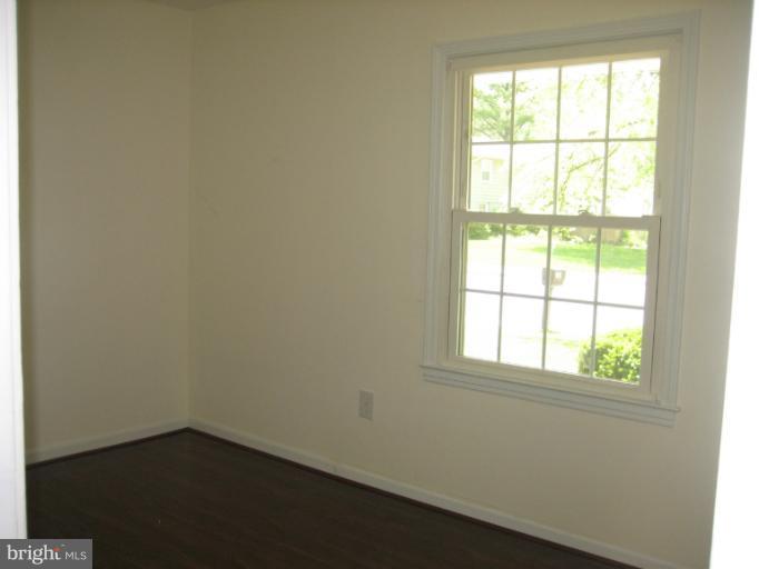 211 Poplar Road Sterling, VA 20164 - Photo 12 of 18 Bedroom