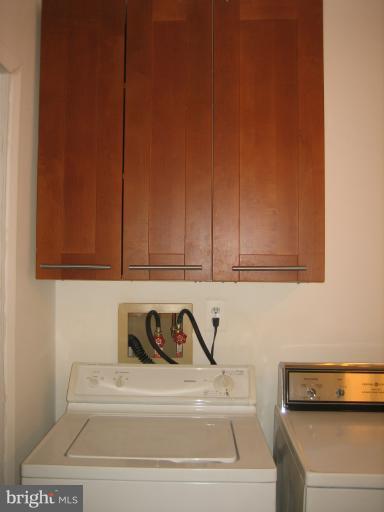 211 Poplar Road Sterling, VA 20164 - Photo 10 of 18 Interior (General)