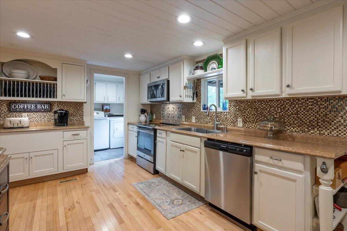 25 Pineview Ridge Road Boothbay, ME 04537 - Photo 15 of 36