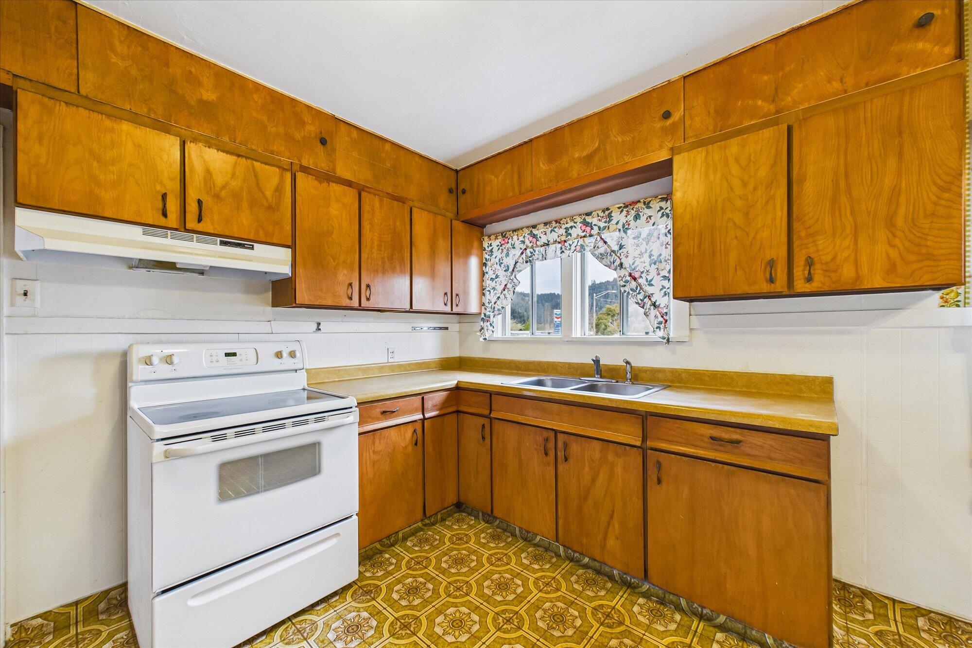125 Elm Street Rio Dell, CA 95562 - Photo 13 of 43