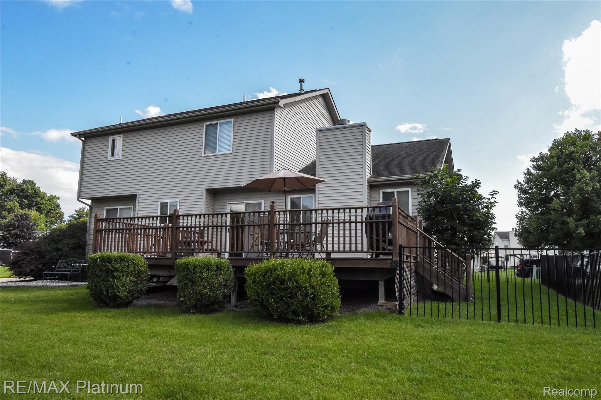 2381 Summit Cedar Howell, MI 48855 - Photo 29 of 32 DSC_8671.jpg