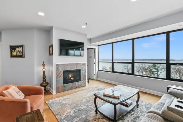 $1,115,000 | 137 East Wilson Street, Unit 210, Madison, WI 53703