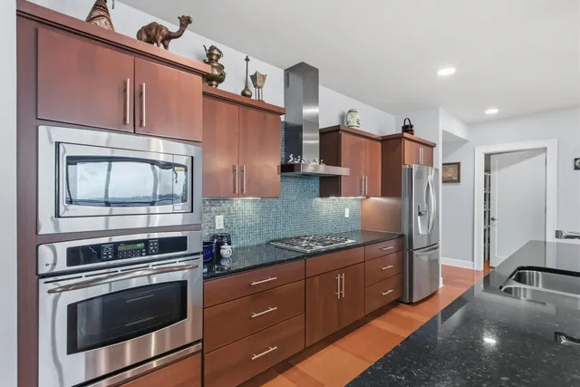 $1,115,000 | 137 East Wilson Street, Unit 210, Madison, WI 53703