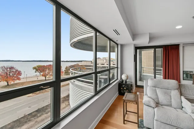 $1,115,000 | 137 East Wilson Street, Unit 210, Madison, WI 53703