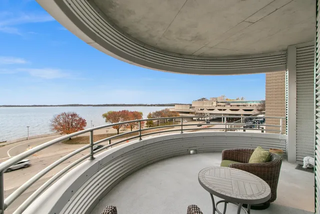 $1,115,000 | 137 East Wilson Street, Unit 210, Madison, WI 53703