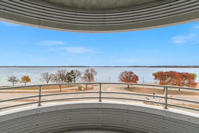 $1,115,000 | 137 East Wilson Street, Unit 210, Madison, WI 53703